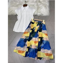 Женский комплект из льняной рубашки и яркой юбки