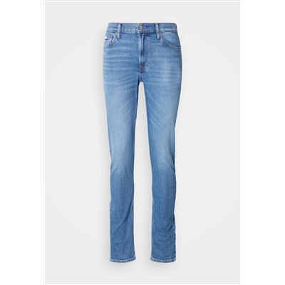 Calvin Klein Jeans SLIM TAPER - Vaqueros tapered