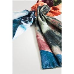 Foulard largo bajo deshilachado
