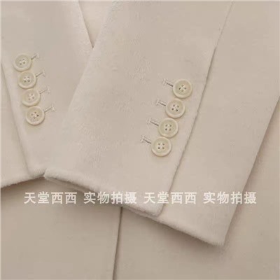 Элегантное нежное шерстяное женское пальто для шикарных образов МАССИМО Д