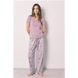 Pijama rosa estampado flores