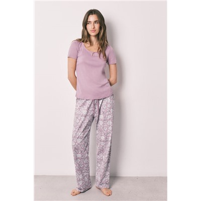 Pijama rosa estampado flores