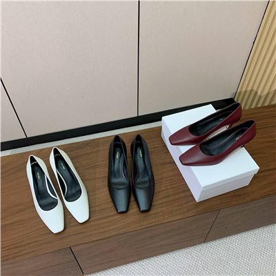 Лаконичные туфли-лодочки  ЗЕ РО*У