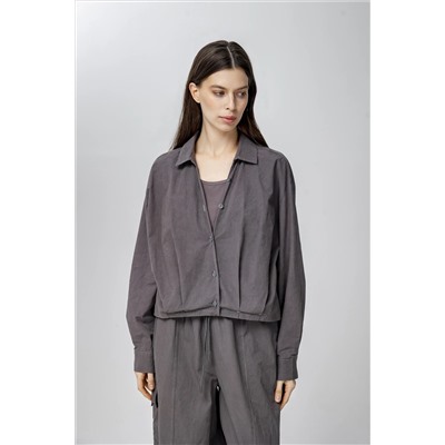 Серая блузка с углообразным вырезом