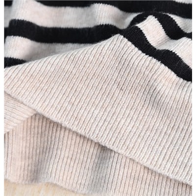 Трикотажный тонкий свитер