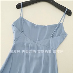 Женское атласное платье с открытой спиной   VIL*A