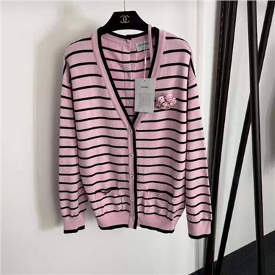 Женский кардиган с брошью в виде камелии и пуговицами спереди и на спине  Chane*l