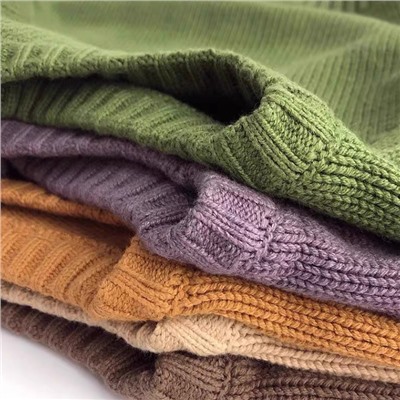 Вязаный свитер