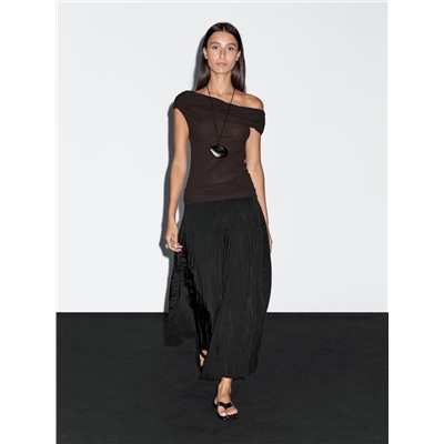 Top cuello asimétrico 100% algodón