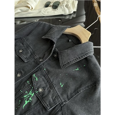 Женская джинсовая куртка с принтом в виде граффити