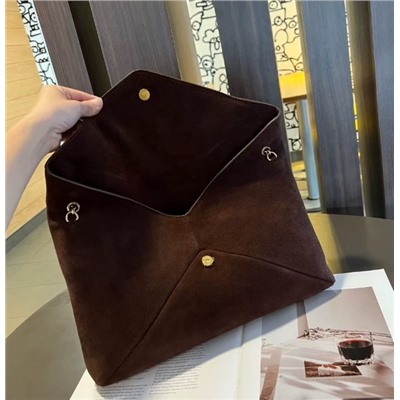 Женская стильная новая сумка-конверт из натуральной замши