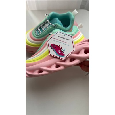 Детские легкие кроссовки