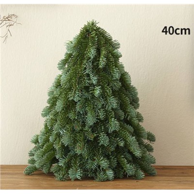 Классная пушистая настольная елочка 😊  Литая, отличного качества. Как на фото. Идет без игрушек