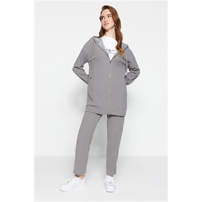 TRENDYOL MODEST Gri Kapüşonlu Fermuarlı Örme Eşofman Takımı TCTSS21EM0091