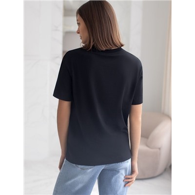 Свободная футболка из премиального хлопка с эластаном