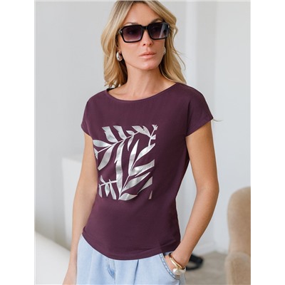 Нарядная футболка с серебристым принтом