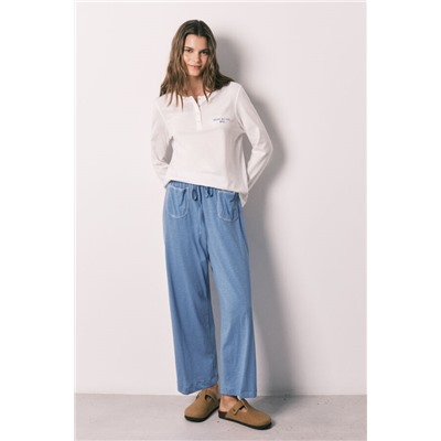 Conjunto de pantalón y camiseta