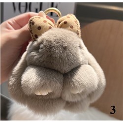 Милый кролик из меха