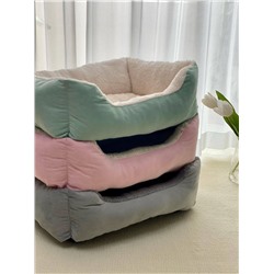 Лежанка для собак и котов