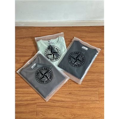 Футболка с принтом на спине