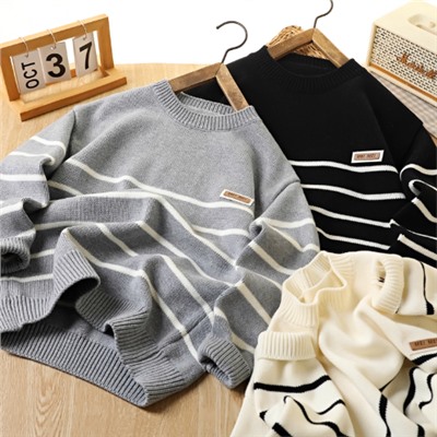 Свитер вязаный с круглым вырезом