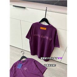 ШИКАРНАЯ Футболка Loui*s Vuitto*n в шикарном фиолетовом цвете 💜  Реплика 1:1