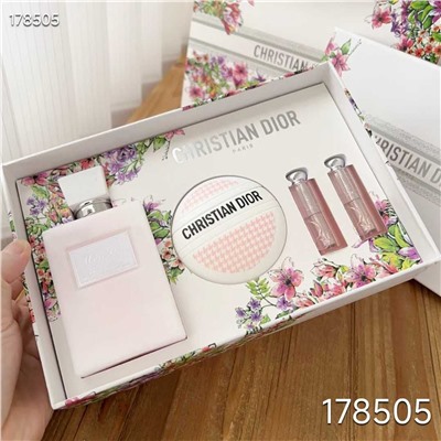 Набор из четырех частей   DIO*R Flame Flower