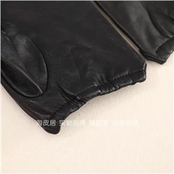 Женские кожаные перчатки Zar*a  с короткими пальцами, декорированное украшением