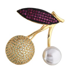 Брошь Вишенка (Майорка белая, фианиты фуксия; покрытие золото), Есть комплект