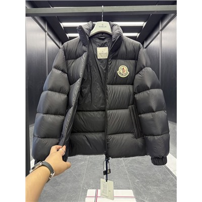 Суперлёгкий и очень тёплый мужской зимний пуховик  Moncle*r Cital*a