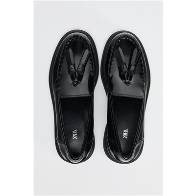 PATENT LOAFERS WITH TASSELS