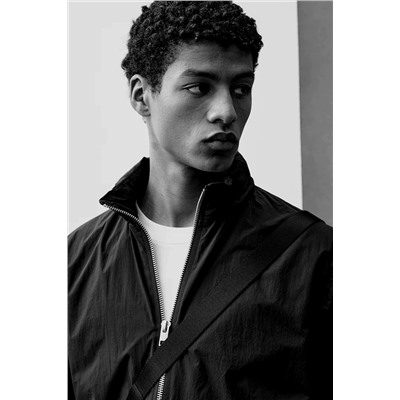 Мужская лёгкая куртка с водо и ветрозащитной  H&*M