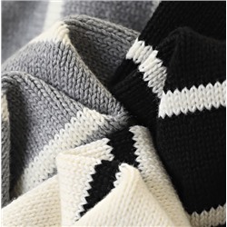 Свитер вязаный с круглым вырезом