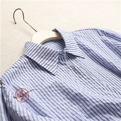 Женская рубашка с ассиметричной плашкой