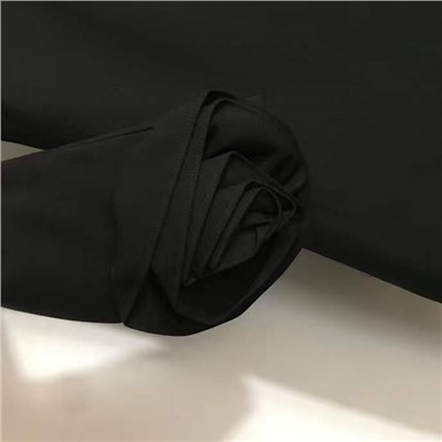 Женское платье с длинным рукавом и объемными цветами на манжетах  Valentin*o