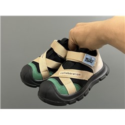 Детские кроссовки