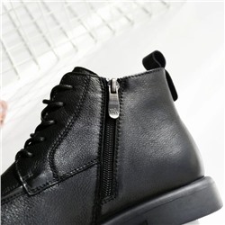 Женские кожаные ботинки на шнуровке