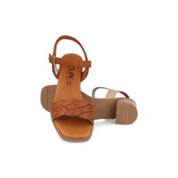 3493 - BDA                SANDALIAS DE TACÓN