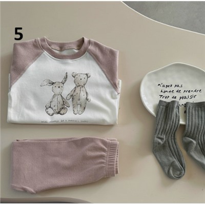 Пижама. Качество просто вышка, мягчайшие, нежнейшие. Взяла бы их и себе и сыну и мужу😂😂