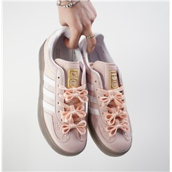 ⏺Adidas Gazelle x Hello Kitty