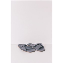 Sandalias planas satén azul grisáceo