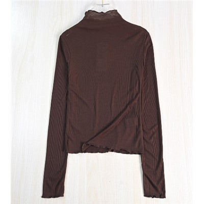 Узкая трикотажная водолазка с длинными рукавами и воротником-стойкой