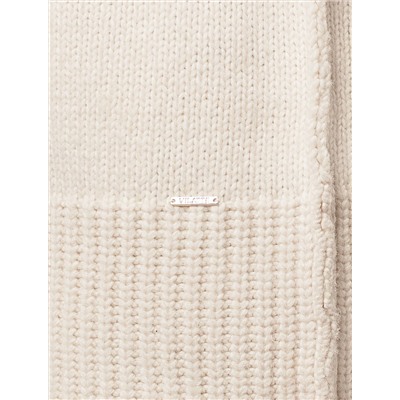 Свитер крупной вязки из уютной пряжи с ангорой и мохером