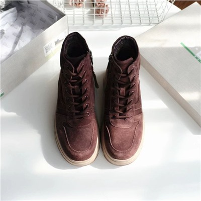 Женские замшевые ботинки