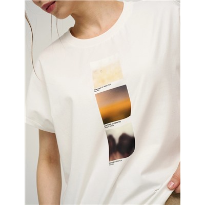 Белая футболка «Абстракция»