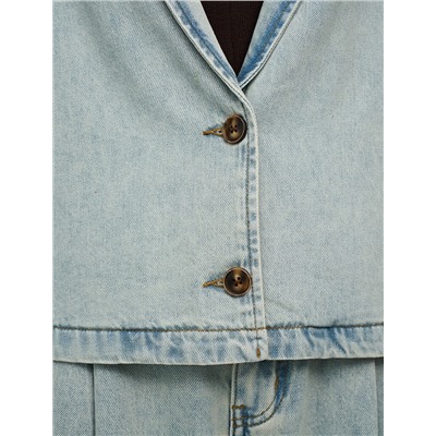 Голубой жакет из денима