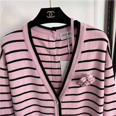 Женский кардиган с брошью в виде камелии и пуговицами спереди и на спине  Chane*l