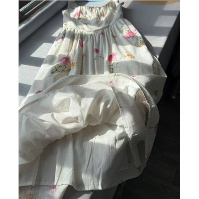 Летнее длинное платье на тонких бретелях из смесового льна