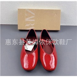 Трендовые лаковые балетки ZAR*A