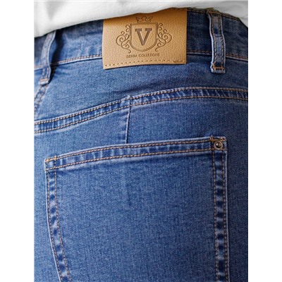 Джинсы трубы с декоративной стиркой из эластичного денима средней плотности